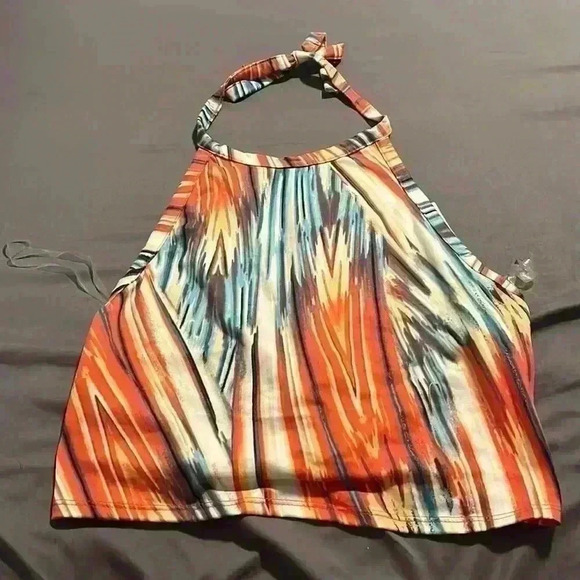 Multi Color Backless Crop Top - Picture 1 of 3